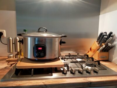 Koken met een slowcooker is veel goedkoper